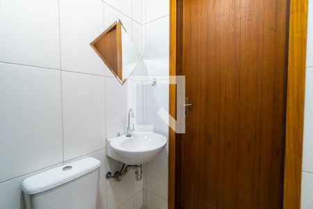 Casa de condomínio à venda com 174m², 3 quartos e 4 vagasBanheiro de Serviço