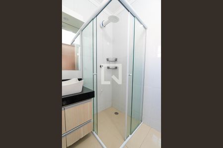 Casa de condomínio à venda com 174m², 3 quartos e 4 vagasBanheiro