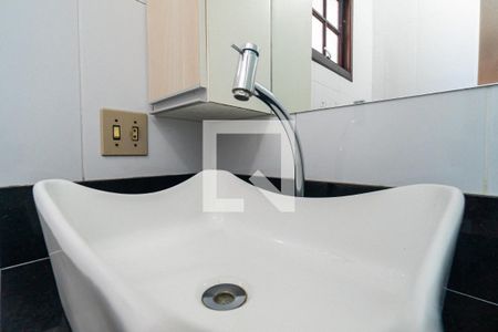 Casa de condomínio à venda com 174m², 3 quartos e 4 vagasBanheiro