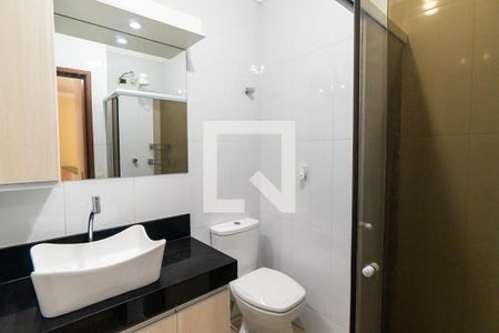 Casa de condomínio à venda com 174m², 3 quartos e 4 vagasBanheiro