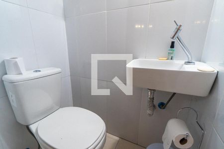 Casa de condomínio à venda com 174m², 3 quartos e 4 vagasBanheiro