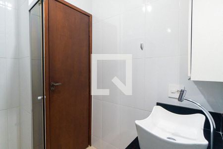 Casa de condomínio à venda com 174m², 3 quartos e 4 vagasBanheiro