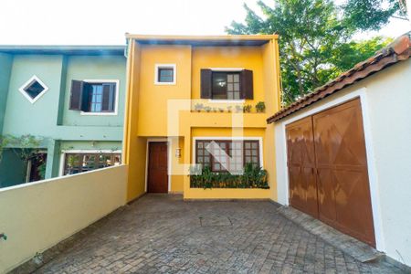 Casa de condomínio à venda com 174m², 3 quartos e 4 vagasSacada