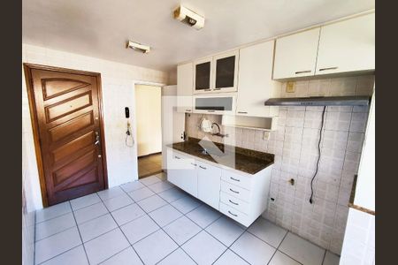 Apartamento à venda com 105m², 3 quartos e 2 vagasCozinha - Armários