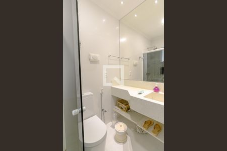 Casa à venda com 184m², 2 quartos e 3 vagasBanheiro