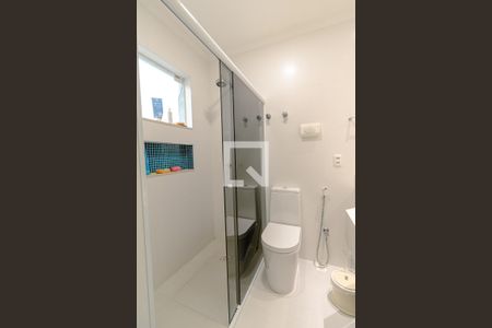 Casa à venda com 184m², 2 quartos e 3 vagasBanheiro