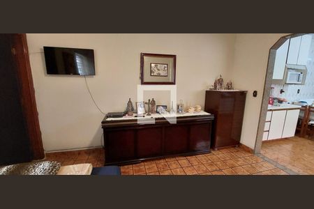 Casa para alugar com 247m², 5 quartos e 2 vagassala de estar