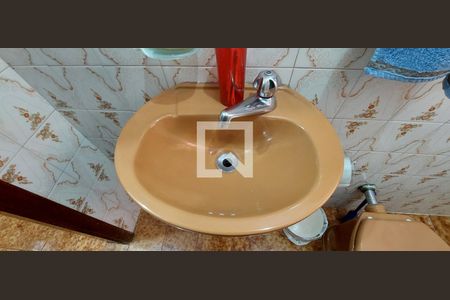 Casa para alugar com 247m², 5 quartos e 2 vagasBanheiro 3