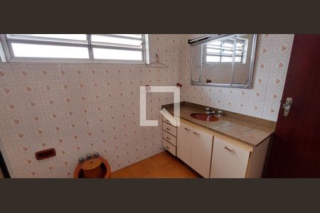 Casa para alugar com 247m², 5 quartos e 2 vagasBanheiro 2