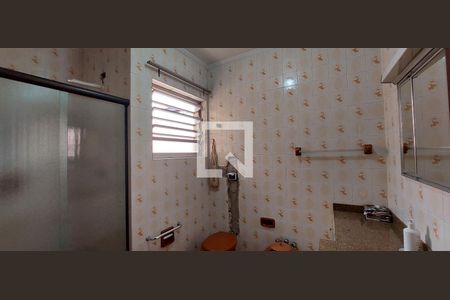 Casa para alugar com 247m², 5 quartos e 2 vagasBanheiro 1