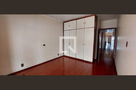 Casa para alugar com 247m², 5 quartos e 2 vagasQuarto 3