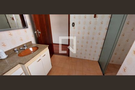 Casa para alugar com 247m², 5 quartos e 2 vagasBanheiro 1