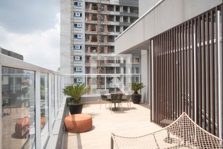 Studio à venda com 28m², 1 quarto e sem vagaÁrea comum - Piscina