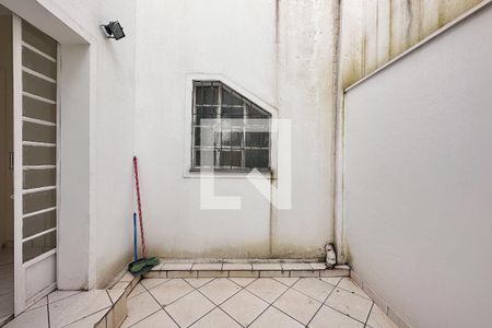 Apartamento para alugar com 75m², 2 quartos e sem vagaQuintal - Área de Serviço