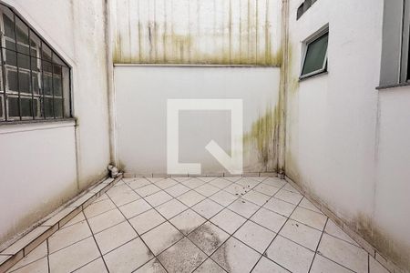 Apartamento para alugar com 75m², 2 quartos e sem vagaQuintal - Área de Serviço