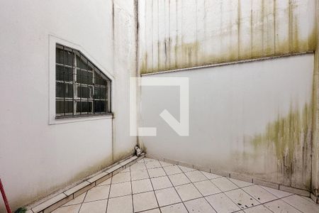Apartamento para alugar com 75m², 2 quartos e sem vagaQuintal - Área de Serviço