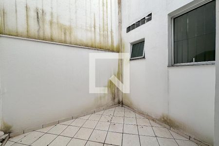 Apartamento para alugar com 75m², 2 quartos e sem vagaQuintal - Área de Serviço