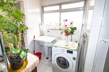 Apartamento à venda com 67m², 2 quartos e 1 vagaÁrea de serviço - máquina de lavar e tanque