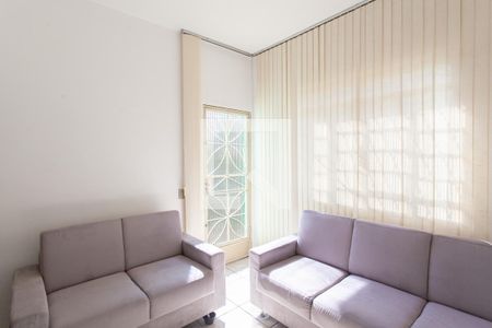 Sala de casa à venda com 3 quartos, 140m² em Braúnas, Belo Horizonte