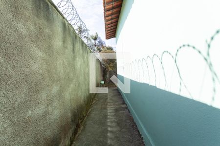 Casa à venda com 140m², 3 quartos e 5 vagasCorredor lateral