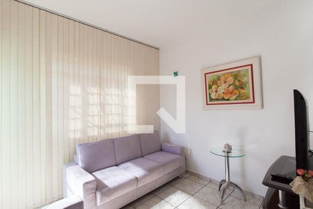 Sala de casa à venda com 3 quartos, 140m² em Braúnas, Belo Horizonte