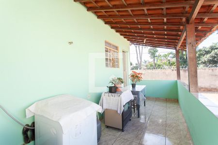 Casa à venda com 140m², 3 quartos e 5 vagasÁrea de serviço com varanda