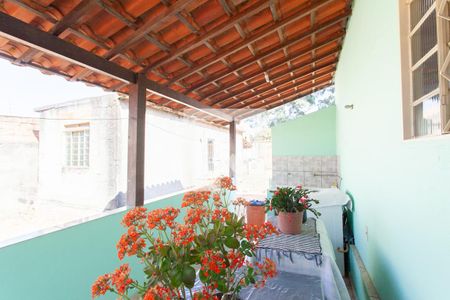 Casa à venda com 140m², 3 quartos e 5 vagasÁrea de serviço com varanda