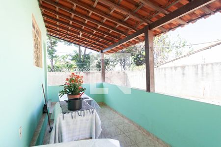 Casa à venda com 140m², 3 quartos e 5 vagasÁrea de serviço com varanda