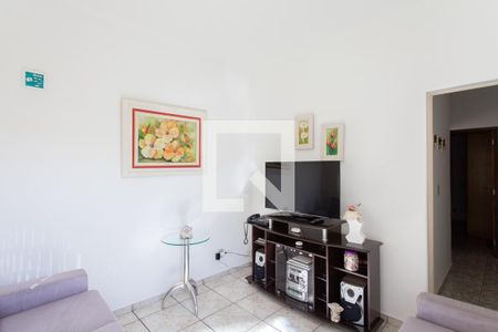 Sala de casa à venda com 3 quartos, 140m² em Braúnas, Belo Horizonte