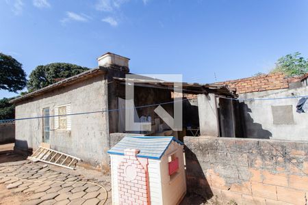 Casa à venda com 140m², 3 quartos e 5 vagasBarracão