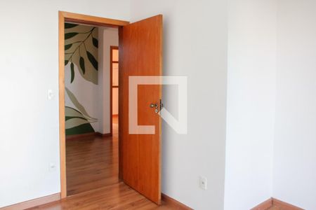 Casa de condomínio para alugar com 280m², 5 quartos e 4 vagasQuarto 2