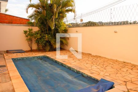 Casa de condomínio para alugar com 280m², 5 quartos e 4 vagasPiscina