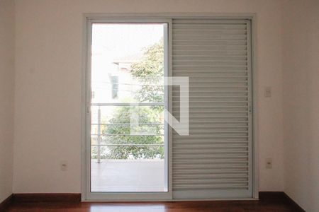 Casa de condomínio para alugar com 280m², 5 quartos e 4 vagasQuarto 2