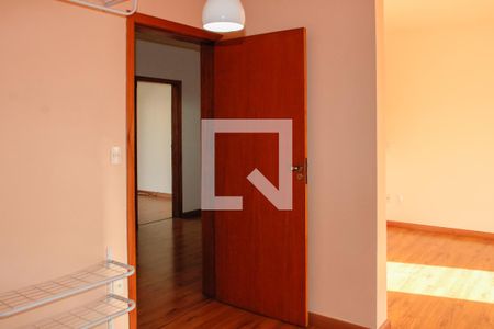 Casa de condomínio para alugar com 280m², 5 quartos e 4 vagasCloset Quarto 1