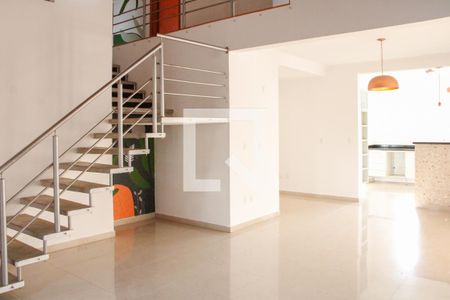 Casa de condomínio para alugar com 280m², 4 quartos e 4 vagasSala