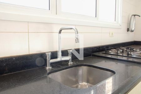 Casa de condomínio para alugar com 280m², 5 quartos e 4 vagasCozinha