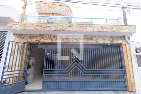 Casa à venda com 190m², 3 quartos e 2 vagas Casa à venda com 190m², 3 quartos e 2 vagasFachada