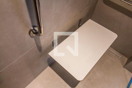 Apartamento para alugar com 33m², 1 quarto e 1 vagaDetalhe do banheiro