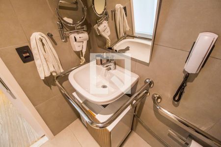 Apartamento para alugar com 33m², 1 quarto e 1 vagaDetalhe do banheiro