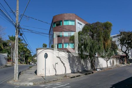 Apartamento para alugar com 115m², 3 quartos e 2 vagasFachada