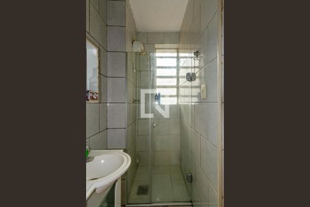 Banheiro de apartamento à venda com 1 quarto, 34m² em Menino Deus, Porto Alegre