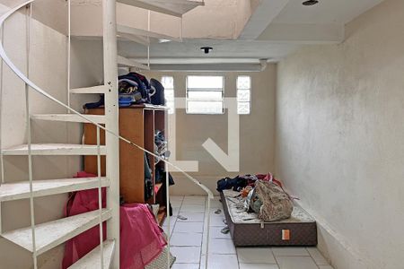 Quarto de casa à venda com 2 quartos, 71m² em Campo Novo, Porto Alegre
