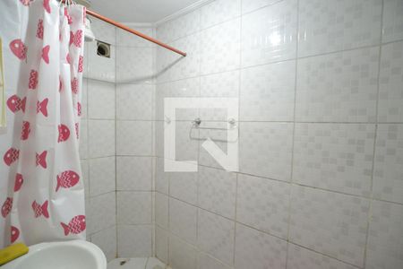 Banheiro de casa à venda com 2 quartos, 71m² em Campo Novo, Porto Alegre