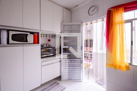 Casa à venda com 200m², 4 quartos e 4 vagas Casa à venda com 200m², 4 quartos e 4 vagasCozinha 2