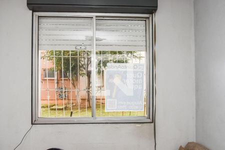 Apartamento para alugar com 80m², 3 quartos e 2 vagasPlaquinha instalada na janela da sala