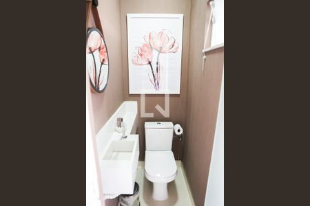 Casa à venda com 120m², 2 quartos e 2 vagasLavabo