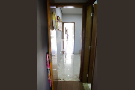 Casa à venda com 120m², 2 quartos e 2 vagasCorredor