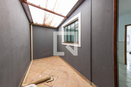 Casa para alugar com 72m², 2 quartos e 1 vagaQuintal