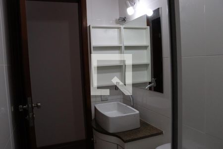 Banheiro de apartamento para alugar com 1 quarto, 66m² em Cambuí, Campinas