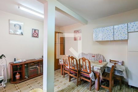 Casa à venda com 120m², 2 quartos e 2 vagasÁrea de serviço 